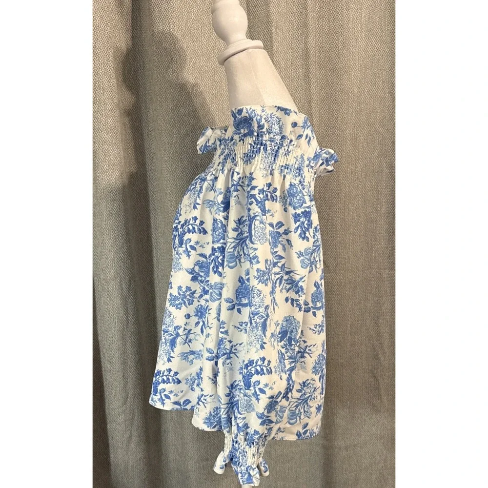 Tuckernuck Marguerite Top Women's Size M white blue floral off shoulder blouse